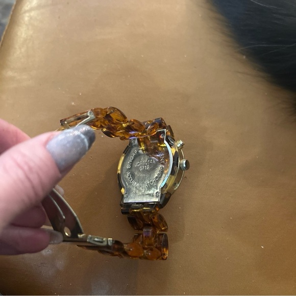 Tortoise gold colored new battery Quality-affordable price. Lightweight durable - Picture 4 of 5